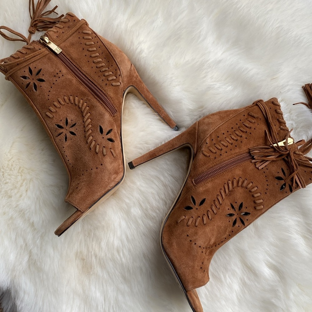 IVANKA TRUMP HEELED SUEDE BOOT WOMEN SIZE 8 - Picture 2 of 3